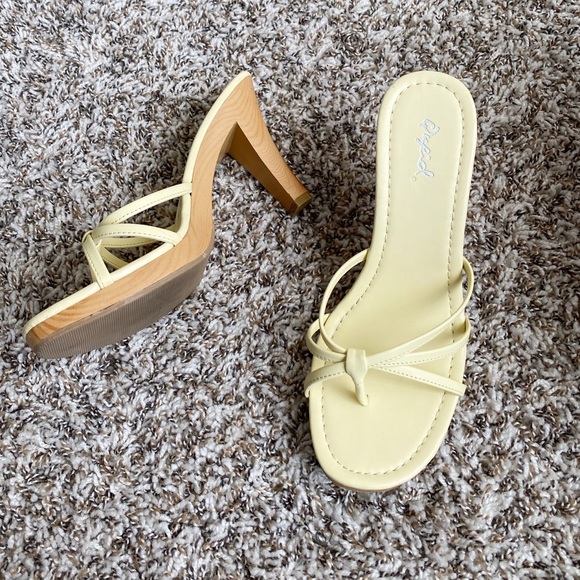 Qupid Shoes - 🌻 Qupid | Pastel Yellow Dreamy Sandals
